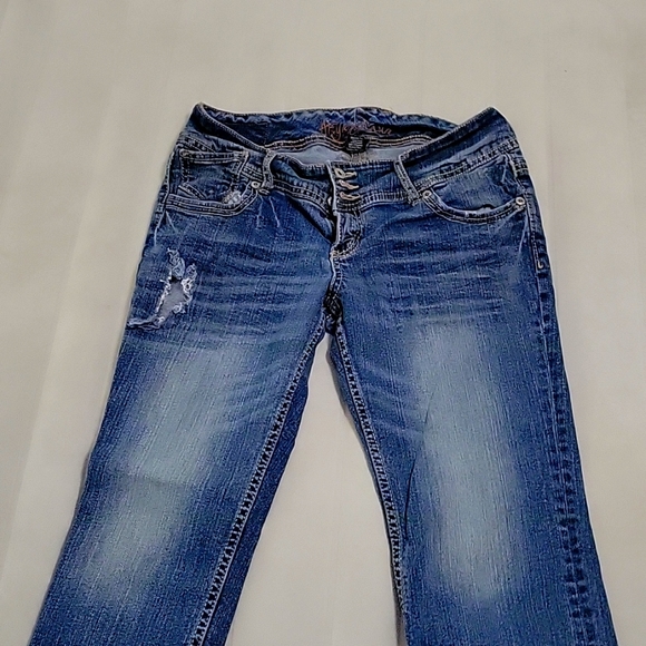 Ariya Capri size 9/10 - Picture 1 of 2